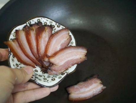 怎么做腊肉变得透亮 1f5b8edfbbf74906b524cebad0afe4b9.jpeg