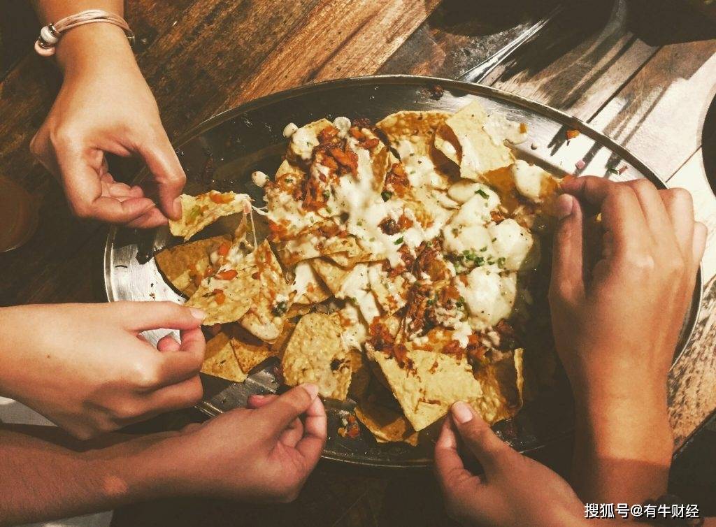 企业|网红零食品牌们的高光之下，藏着落寞的盐津铺子