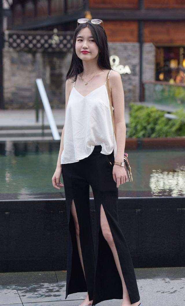 黑色|黑色职业高跟鞋搭配灰色碎边打底裤，潮流的穿搭，有点酷的感觉