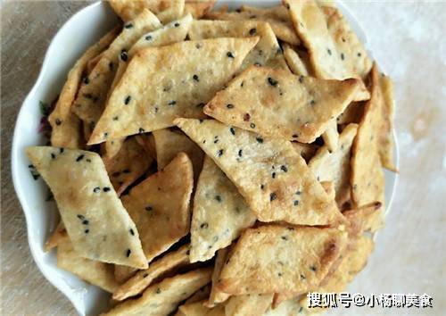 步骤|它是“米中黄金”,加上淀粉往锅里煎,是孩子最爱吃的零食!