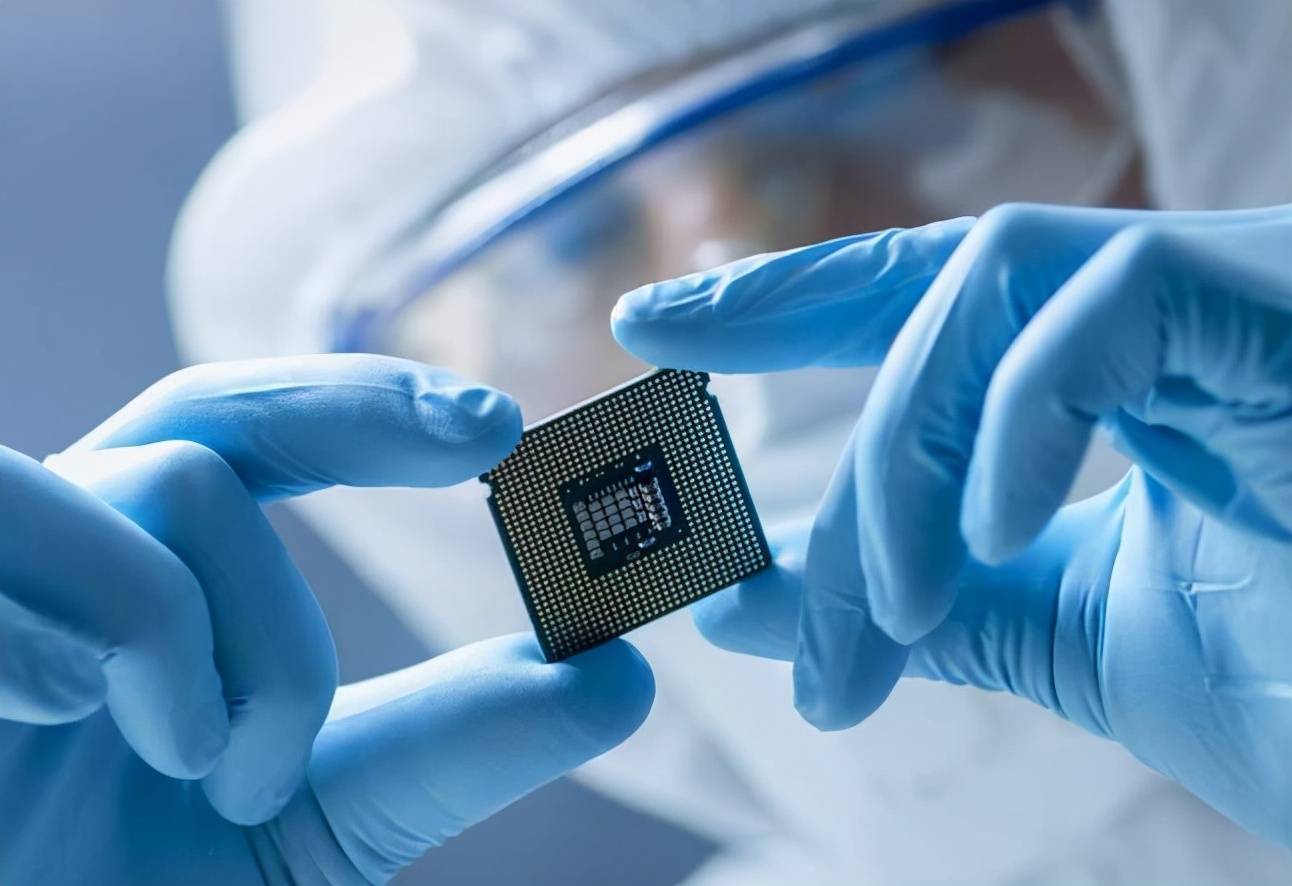 奥迪a4l停产,宝马3系减配,没"芯"真不行_芯片