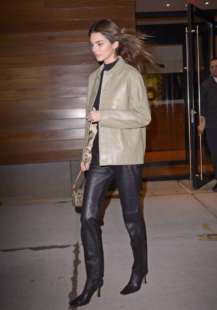 身材|超模肯豆、吉吉同框了！吉吉水墨上衣超吸睛，肯豆一身皮革更抢镜