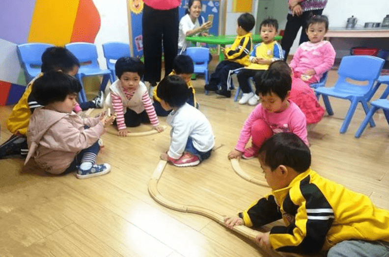 因为|幼儿园群内发午餐照，家长眼尖发现问题，直接找园长讨说法