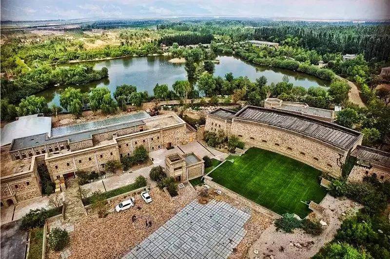 张裕摩|观万亩葡萄长廊,赏贺兰山下酒庄!