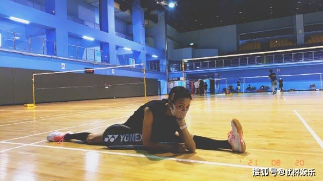 因为|地表最强孕妈！陈意涵挺二胎孕肚运动，多角度展示一字马状态赞爆