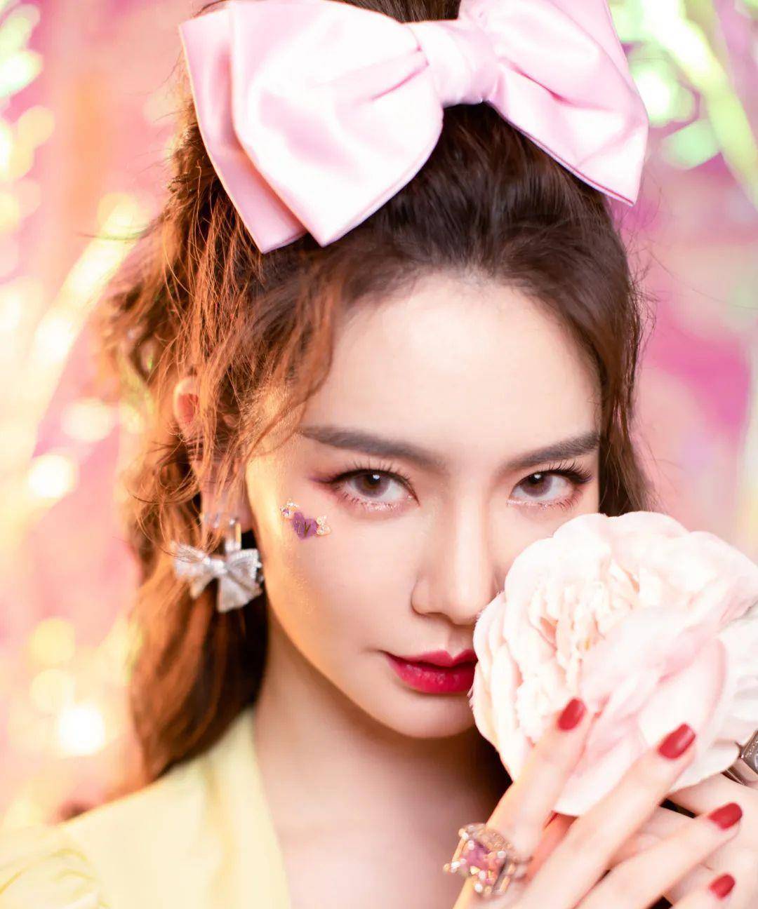 亮片|眼睛上有星星？Bling Bling的珠光眼影超级仙气！