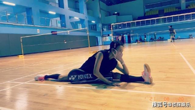 因为|地表最强孕妈！陈意涵挺二胎孕肚运动，多角度展示一字马状态赞爆