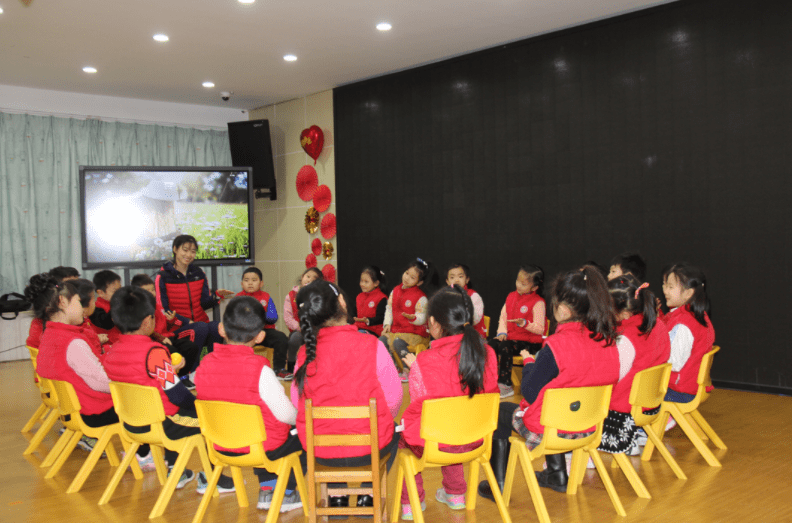 家长|公立幼儿园还是私立幼儿园，家长难以抉择，两者结合或许皆大欢喜