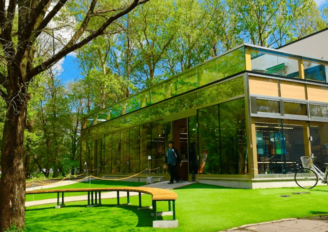 是旧制帝国大学-北海道帝国大学(1918年),起源于1876年的"札幌农学校"