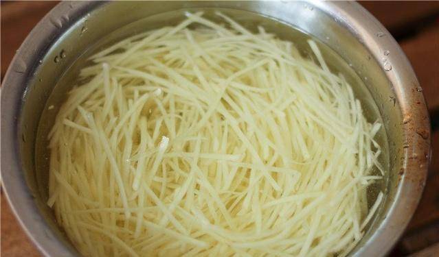 炒土豆丝最好吃的做法不放醋 fff72ca92f114b9b8f33f59db6d42f98.jpeg