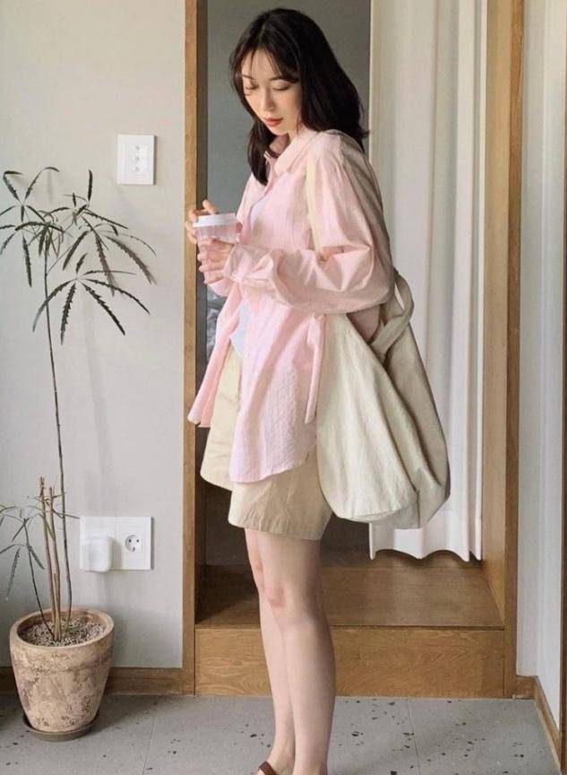 颜色|夏天衣服不用多，有这“2裤2裙2上衣”就够了，简约时尚又大方