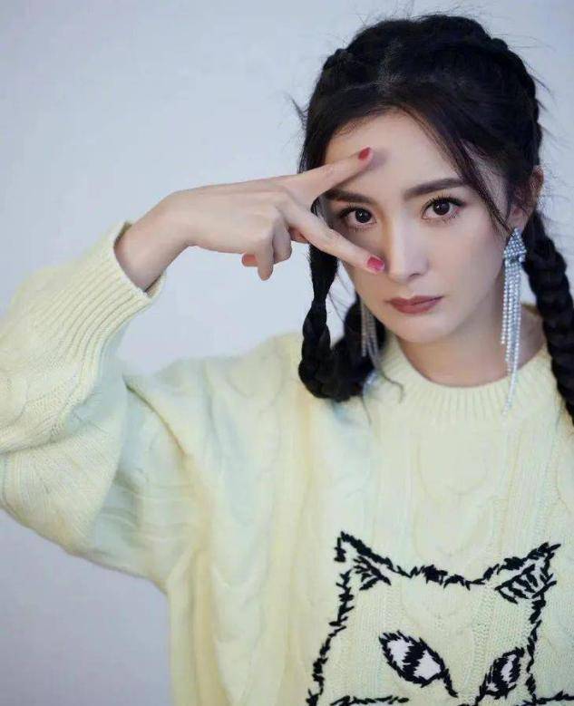 卷发|女人过了50岁，尽量避开这5种发型，尤其是第1种，显老又土气