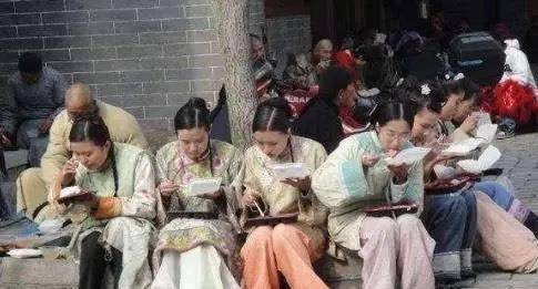 什么是横店演员 6a1a98033b384348a9331e3360802eb3.jpeg