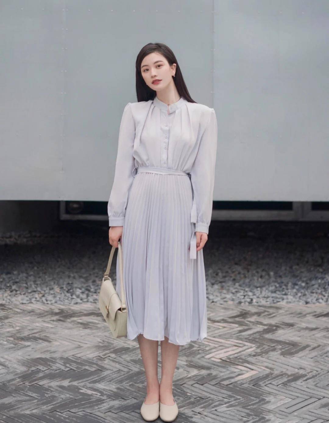 配饰|开春穿“连衣裙”真美，但是找对了“风格”才能穿得更加吸睛迷人