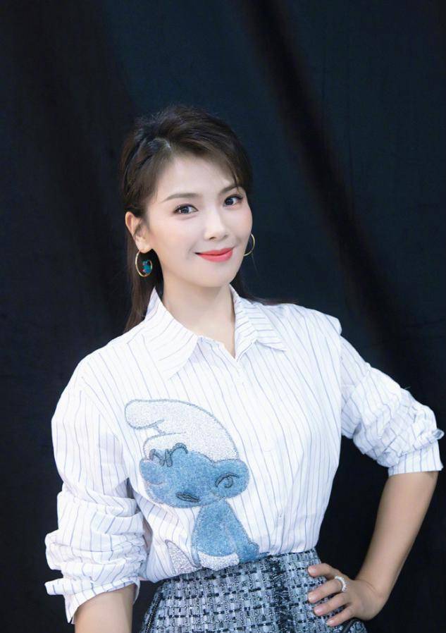 卷发|女人过了50岁，尽量避开这5种发型，尤其是第1种，显老又土气