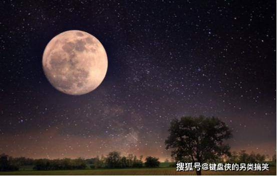 为什么会有四个月亮 dfd4ec10746c40058dc0cabd5e7a55b3.jpeg