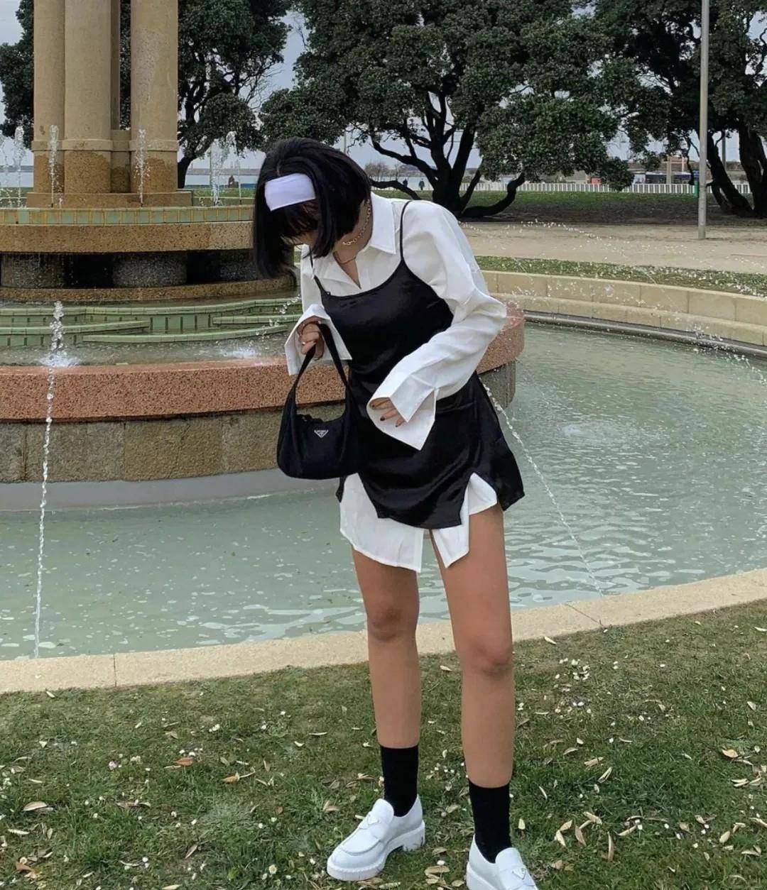 真空|女人不要再“衬衫”塞裤子了，今夏流行这样穿，时髦舒适还显腿长