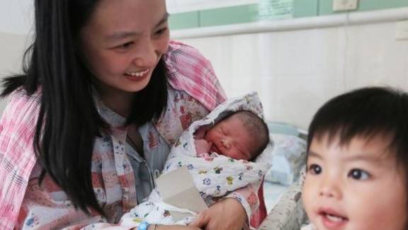 进行|头胎剖腹产，二胎只能剖吗？有一类可以顺产，另外三类还得继续剖