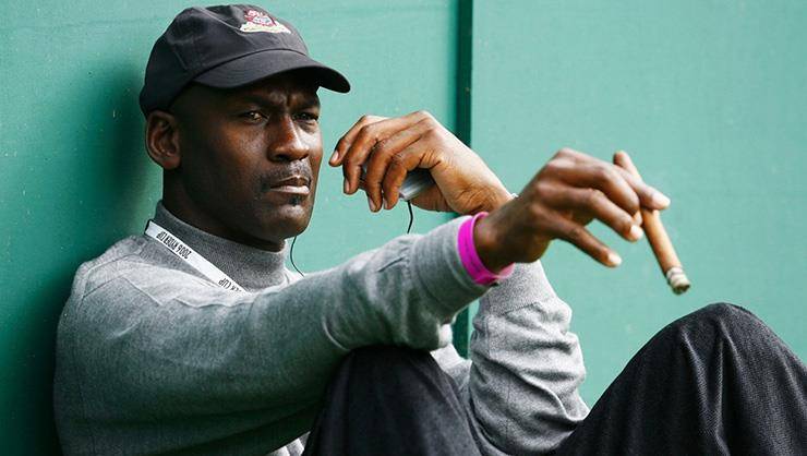 nba历史十大搞笑奇葩事件,有人睾丸受伤,有人恶作剧被禁赛_乔丹贝尔