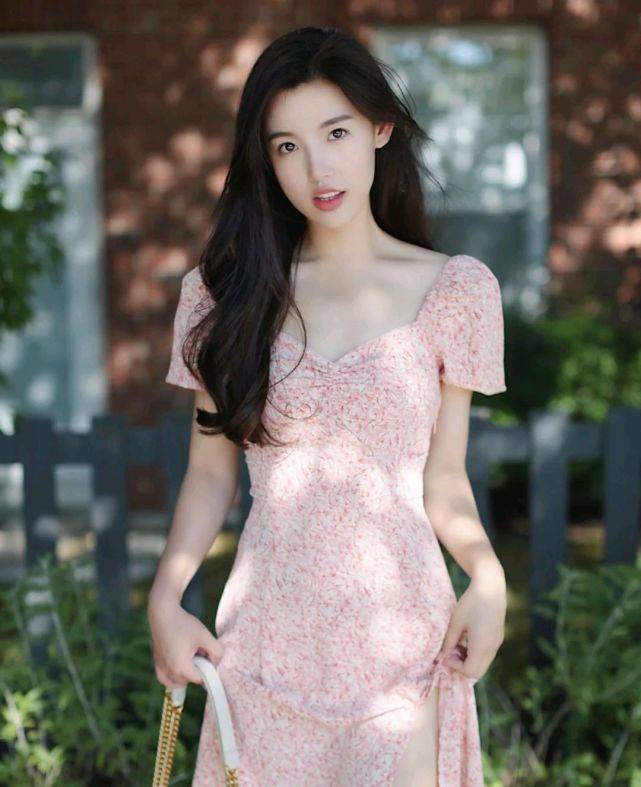 黑色|温柔浪漫简单干净的穿搭，可以把自身的魅力呈现出来，谁穿谁优雅