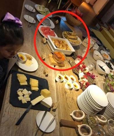 程度|汪小菲带女儿吃早餐,豪华程度“亮瞎”网友:贫穷限制我的想象!
