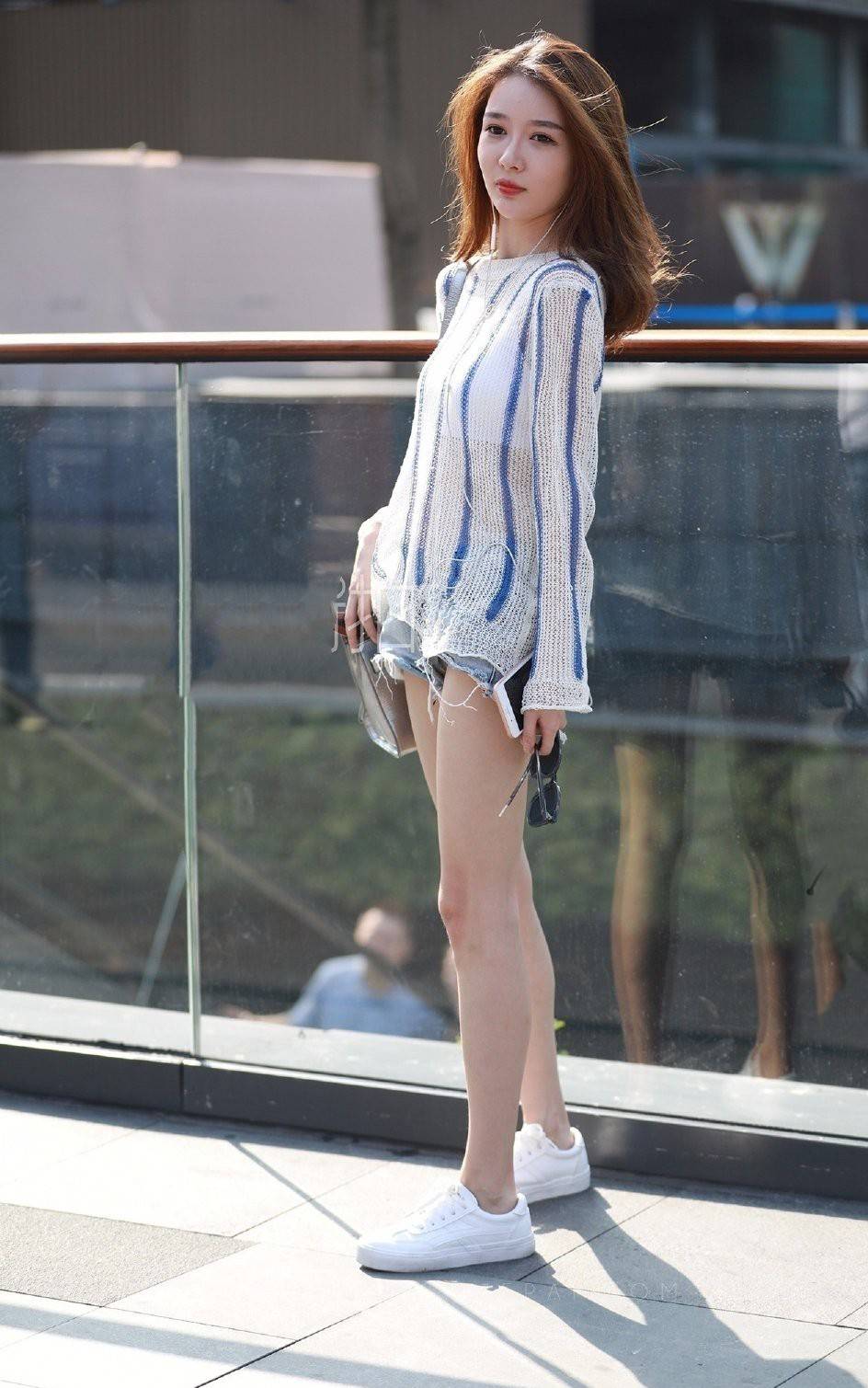 美容|穿上短裤能彰显女生优美的腿部线条，更会让女生充满青春活力