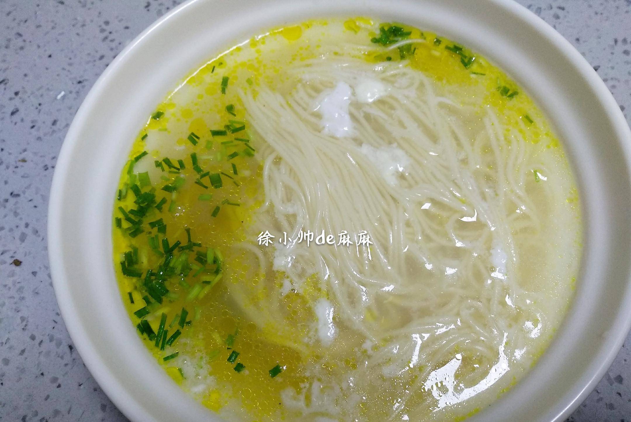 面的|快手早餐葱油面，十分钟都不要，给早上匆忙上班的自己来一碗吧！