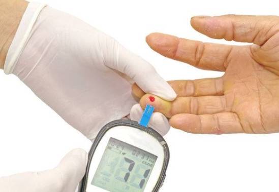 治疗|提醒：糖尿病人，晚上睡觉若反复出现3个表现，当心肾衰竭不远了