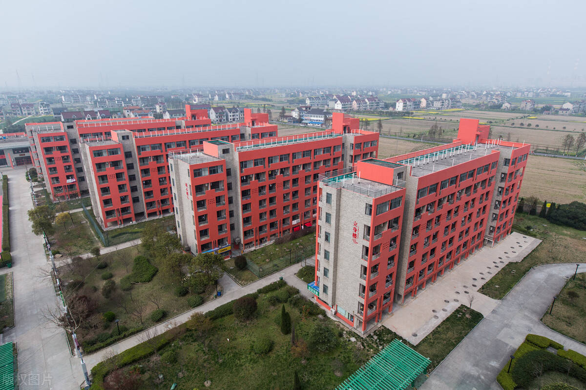 招牌"衡水中学",一年狂揽4.5个亿