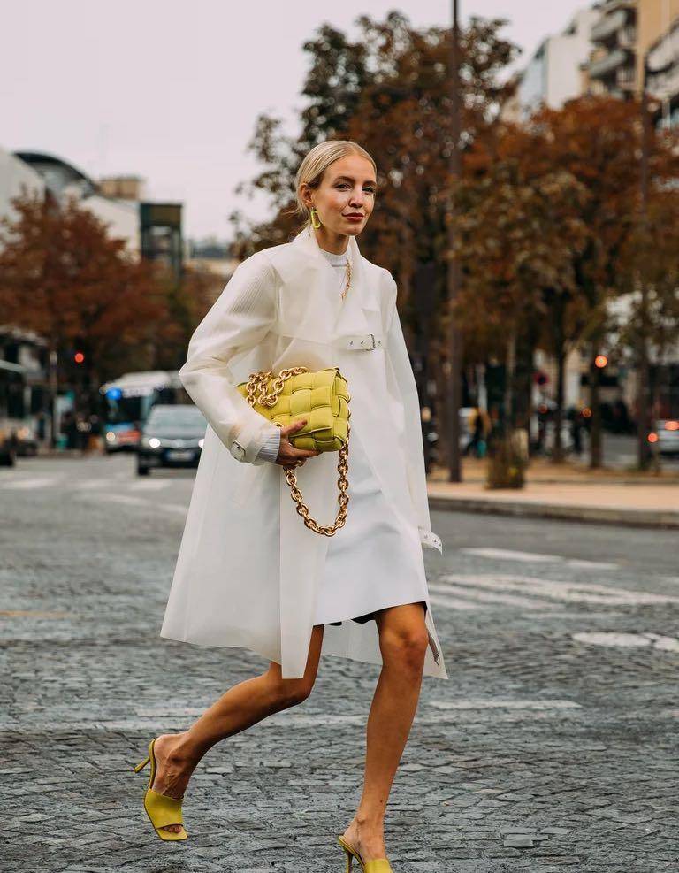 黑色|这个流行色太难穿?真人示范穿对了超显白,还会让心情变明亮!