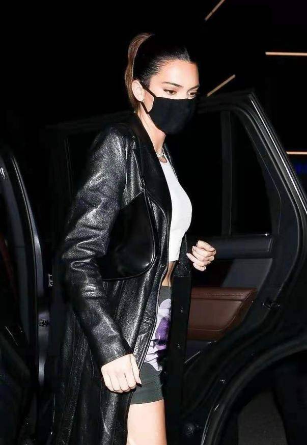 小妹|比伯开派对辣妹云集！金小小妹穿衣土豪，海俚被恶意拍照老公发飙