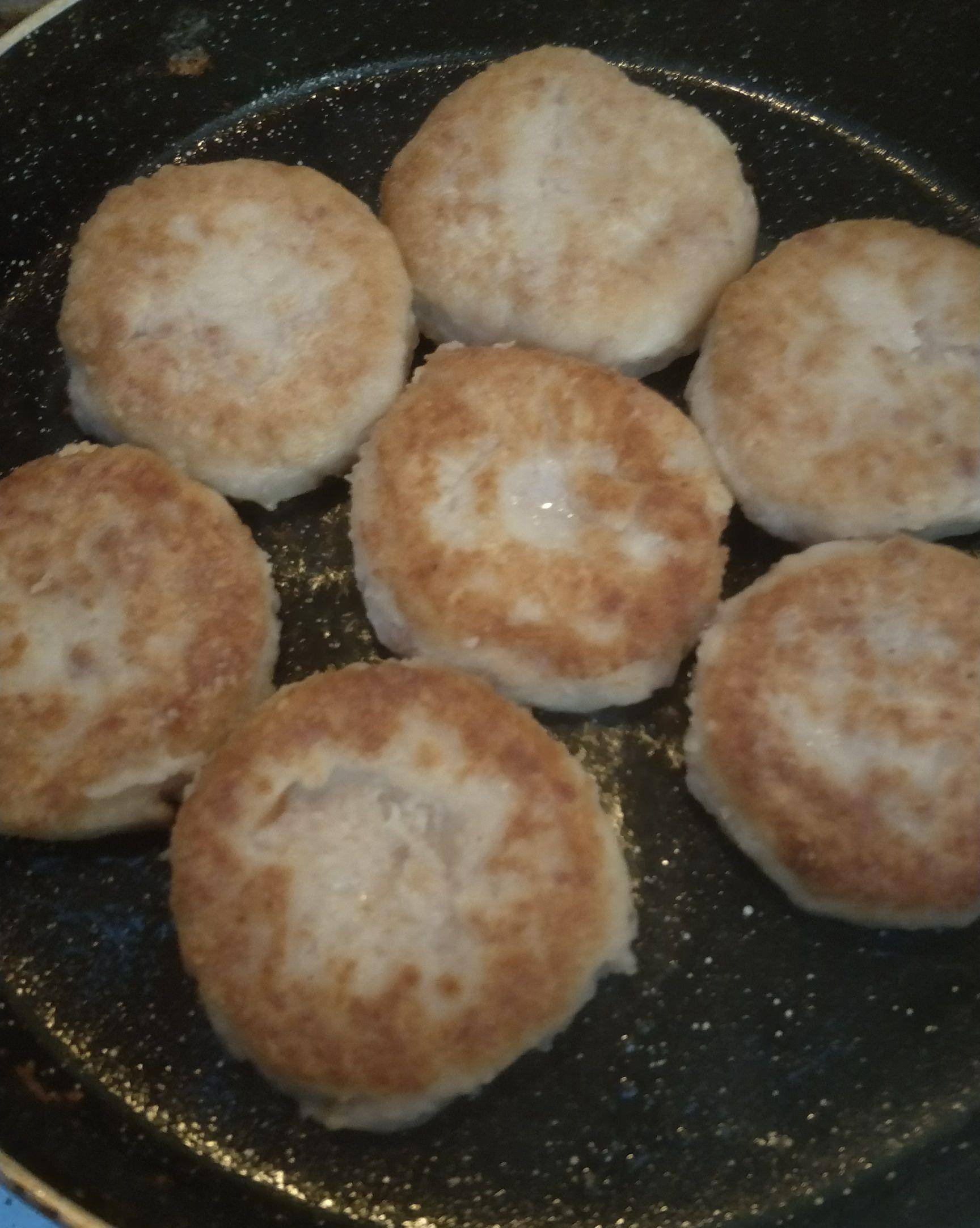 煎饼|早餐只需8分钟，我家隔三差五就吃此菜，每次煎5锅不够吃