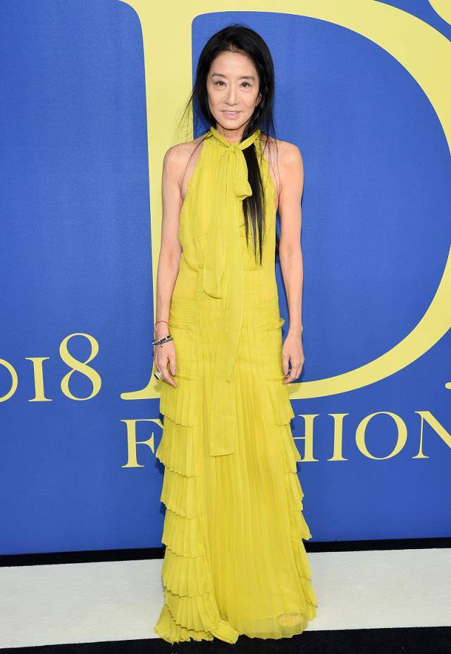 黑色|这个流行色太难穿?真人示范穿对了超显白,还会让心情变明亮!