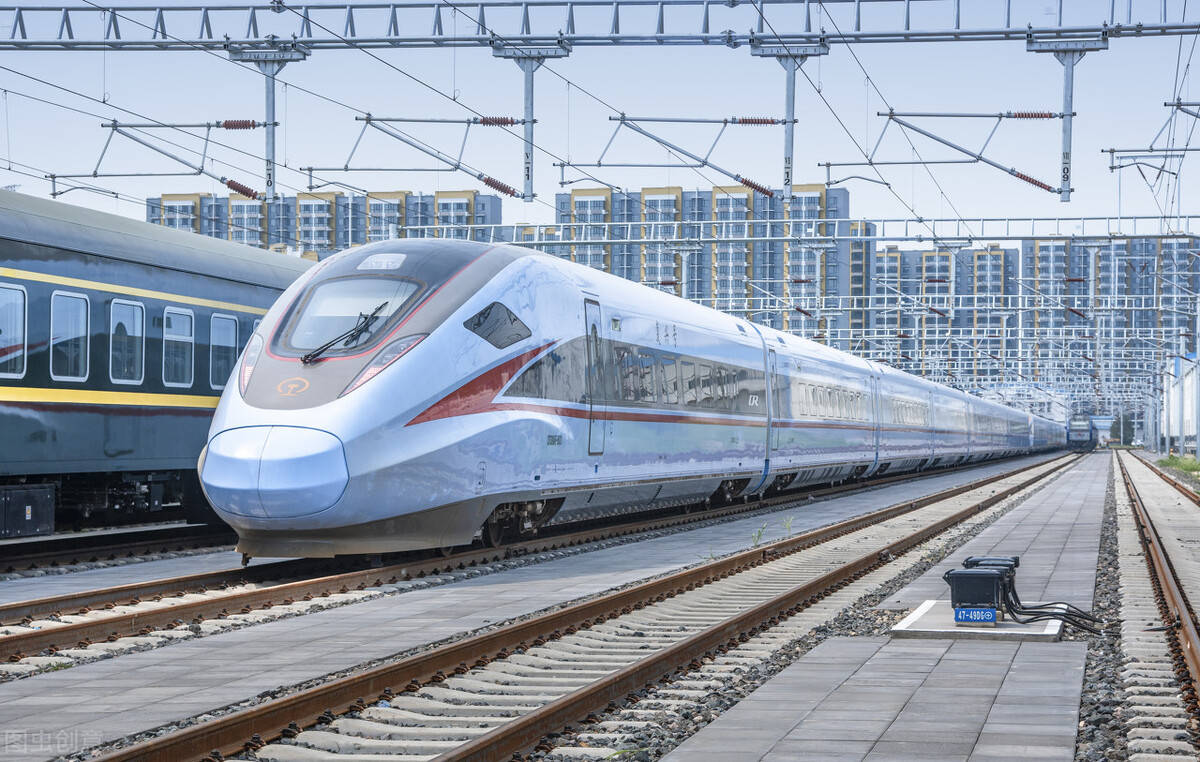 无笔试成都铁路局新招300人大专以上