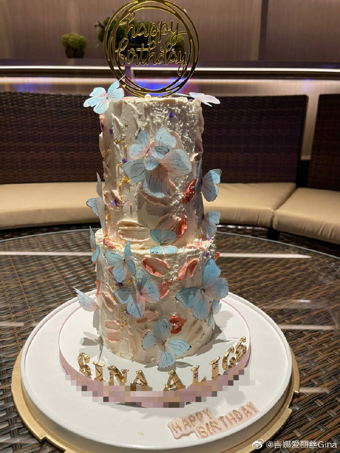 吉娜晒27岁生日照,与郎朗共赏豪宅奢华江景,产后蜂腰依旧瞩目