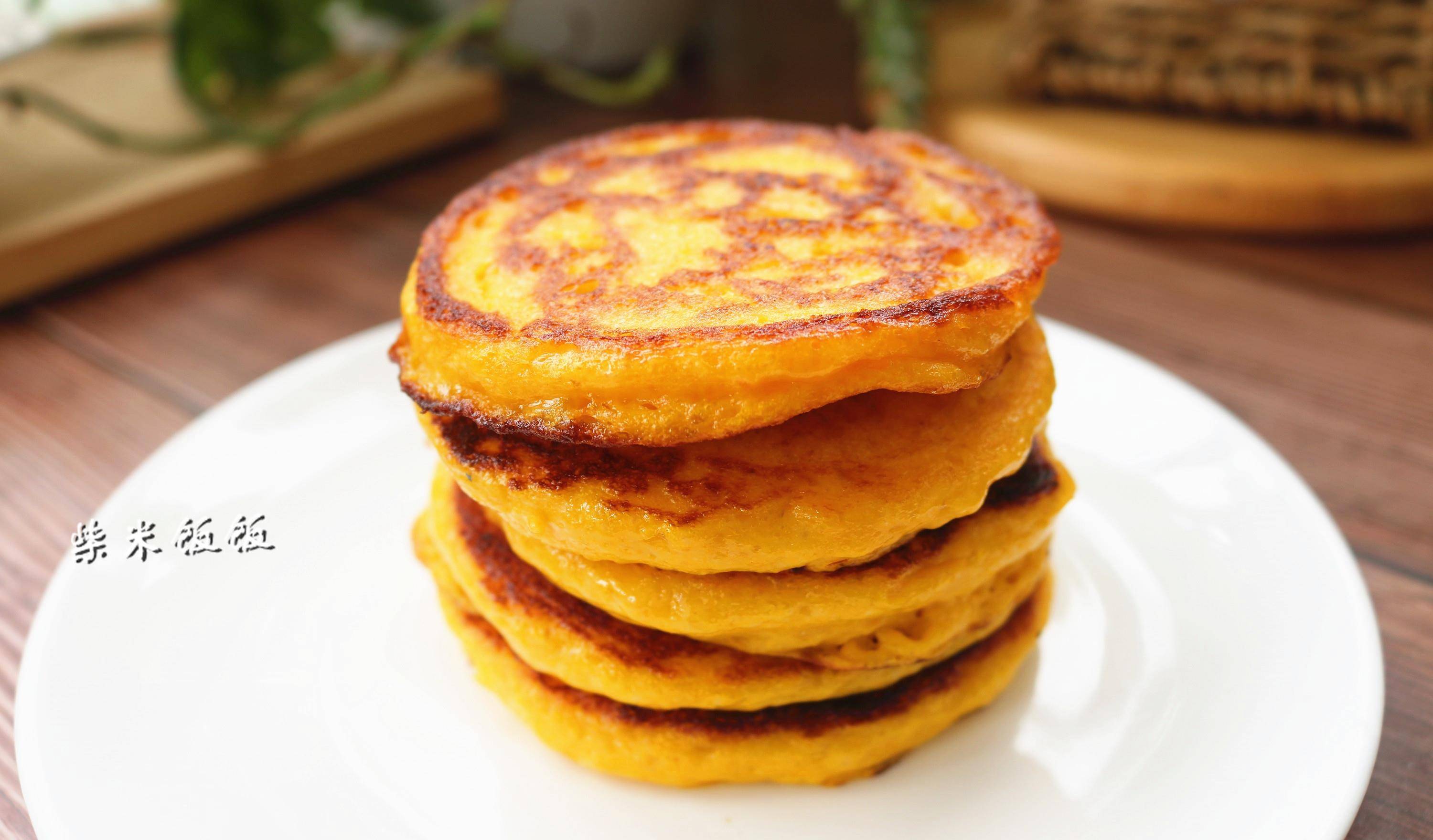 锅底|早餐想吃发面饼，这样做最快，10分钟上桌，又香又软，吃不够！