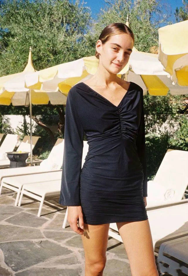 曲线|小黑裙才是检验气质的唯一标准!高颜值款不容错过,秒回赫本时代