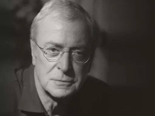 美国|片投网电影节新闻：卡罗维发利国际电影节开幕 迈克尔·凯恩获水晶地球仪奖