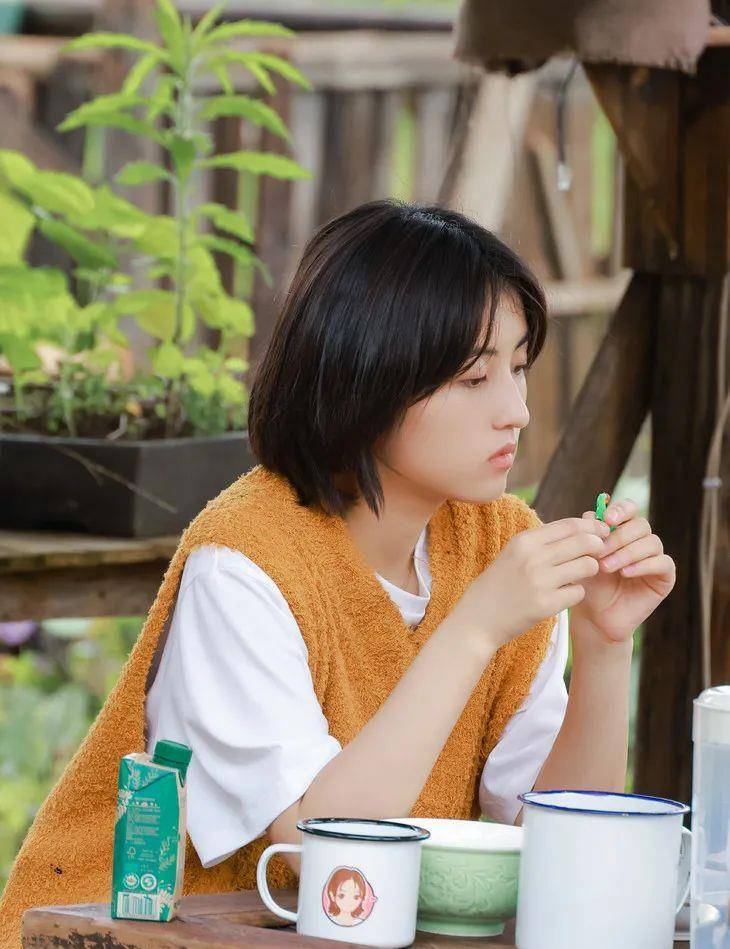 什么|下周穿什么｜刘雯的背心，我穿也能这么好看？