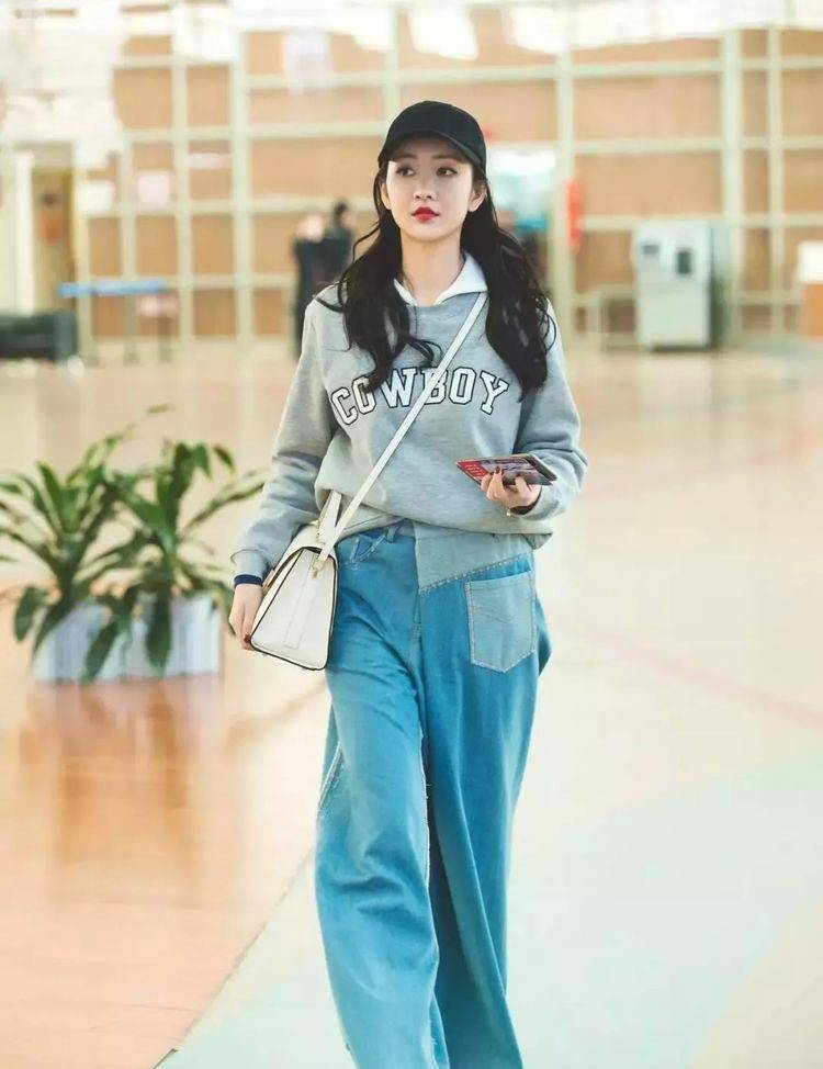 卫衣|倪妮用卫衣配阔腿裤好俏皮，少女感十足，小个子麻烦请跟周冬雨学
