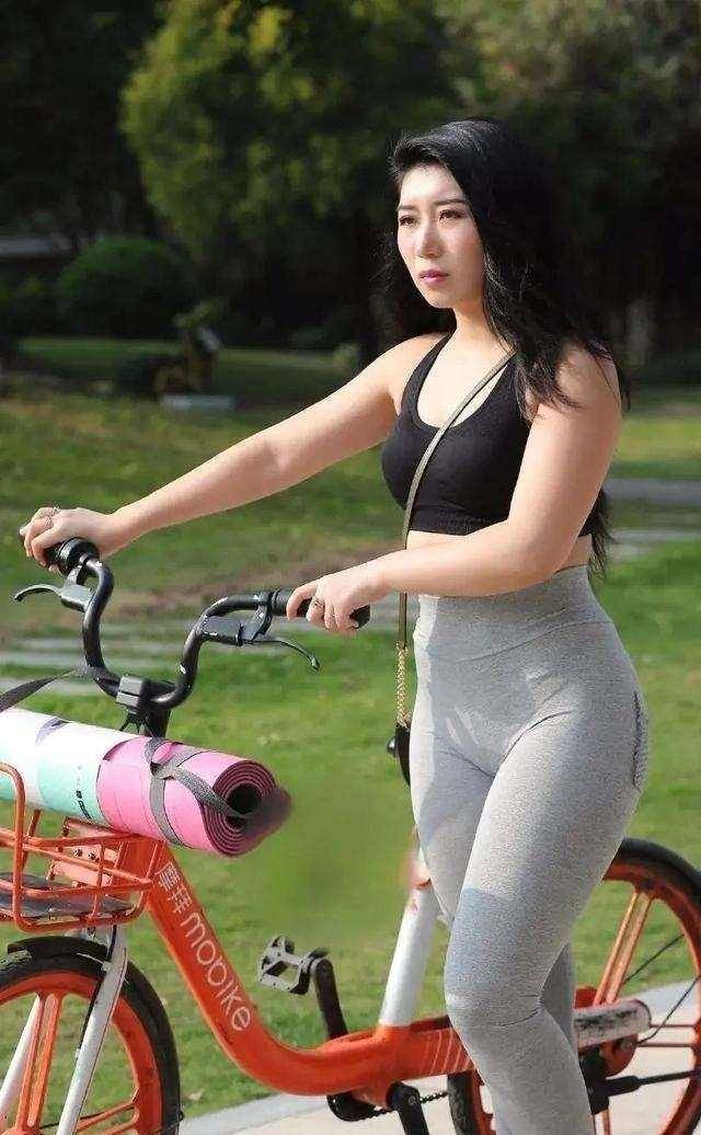 高跟鞋|通过颜色的搭配，可以凸显整个人的气质，让女性更美丽