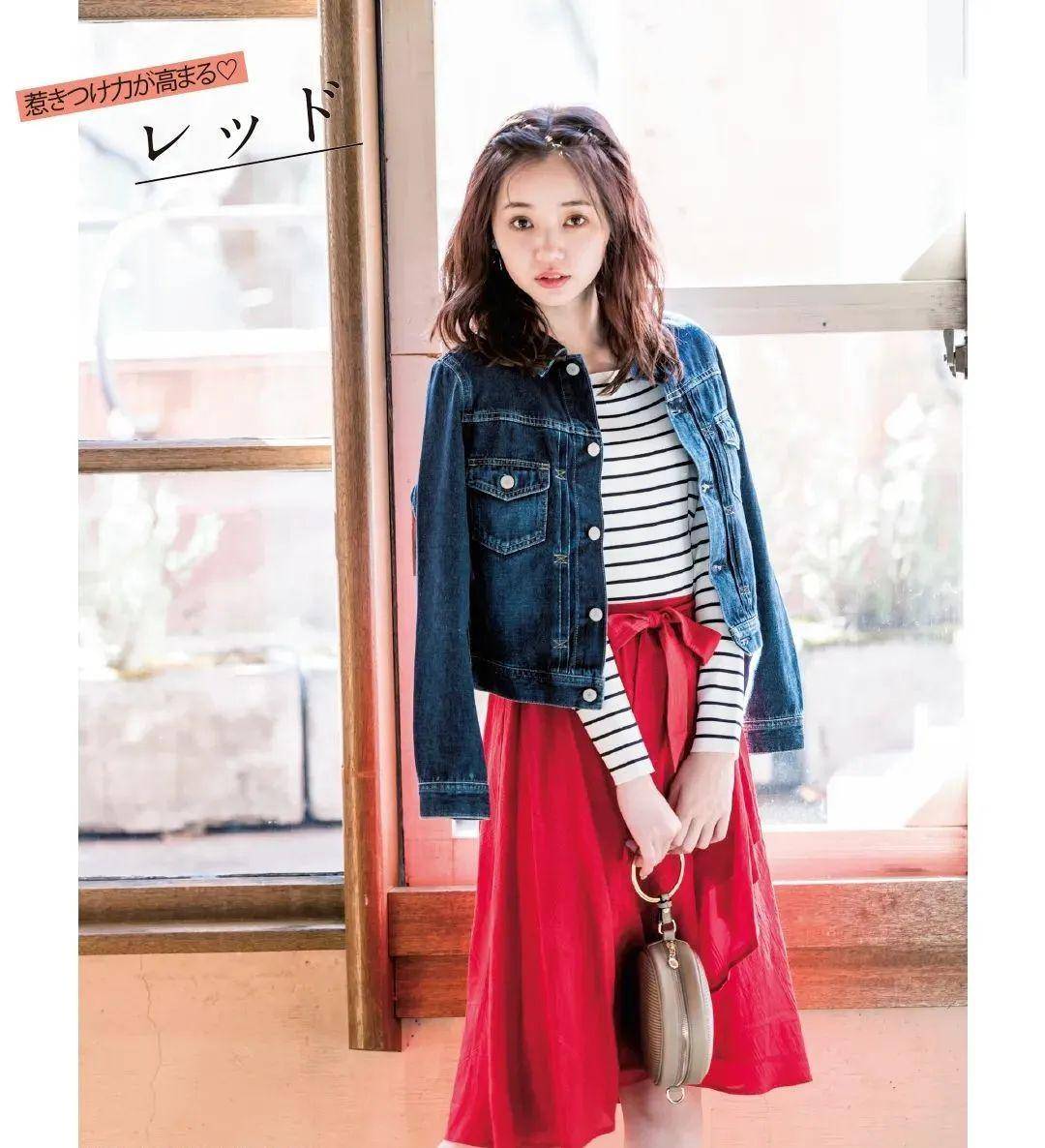 牛仔|越简约越高级、时髦！“牛仔外套”能解决你的一切秋季穿搭烦恼