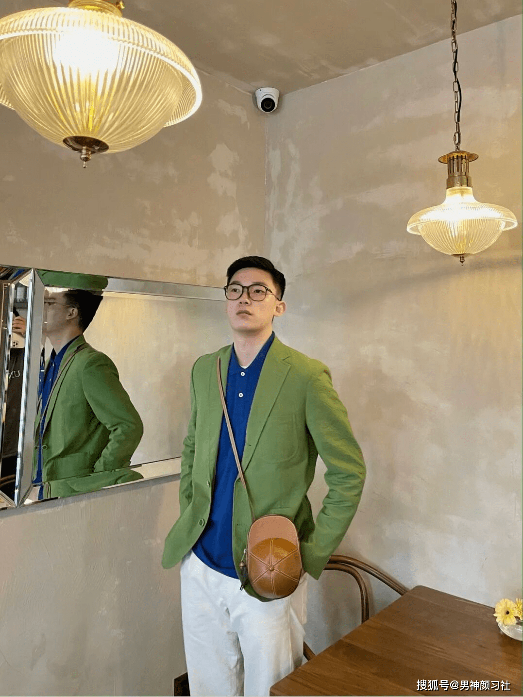 蓝色|范丞丞教你把天空和大海穿在身上!“克莱因蓝”,你的显白神装