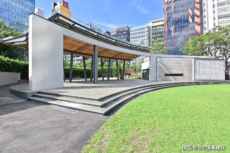 香港海滨道公园翻新后重新开放