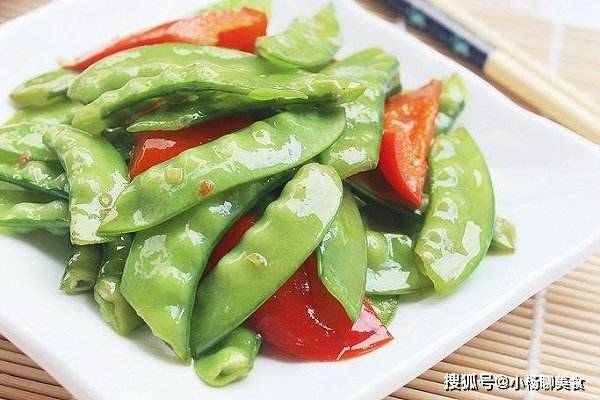 做法|扁豆此做法最正宗，保证你一盘不够吃，色香味俱全，吃一口满嘴香