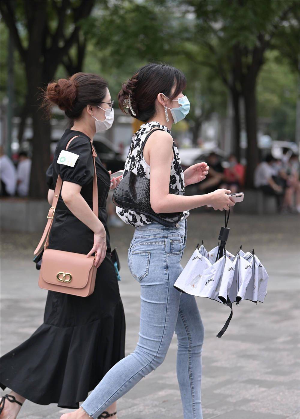 夏天穿的裤子便宜的 901620d0abfa4014a514a12c611a72ab.jpeg