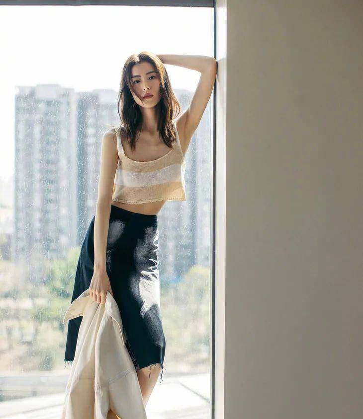 什么|下周穿什么｜刘雯的背心，我穿也能这么好看？