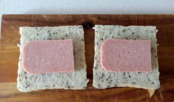 机器|别再为孩子的早餐发愁了,这款快手三明治轻松解决,几分钟就上桌