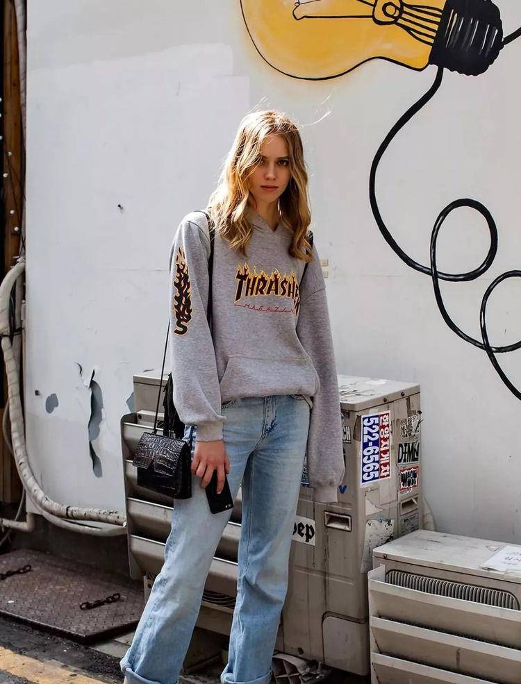 卫衣|倪妮用卫衣配阔腿裤好俏皮，少女感十足，小个子麻烦请跟周冬雨学