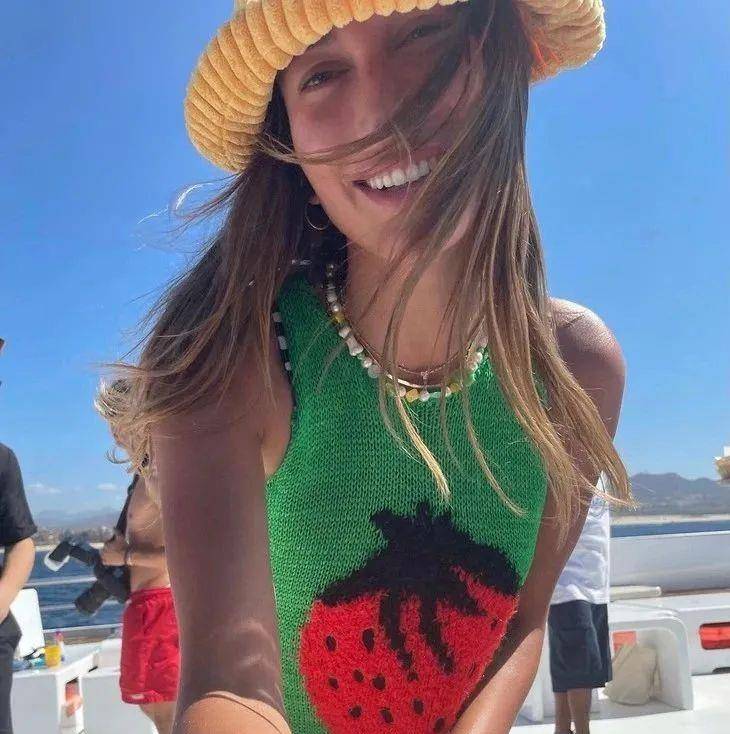 什么|下周穿什么｜刘雯的背心，我穿也能这么好看？